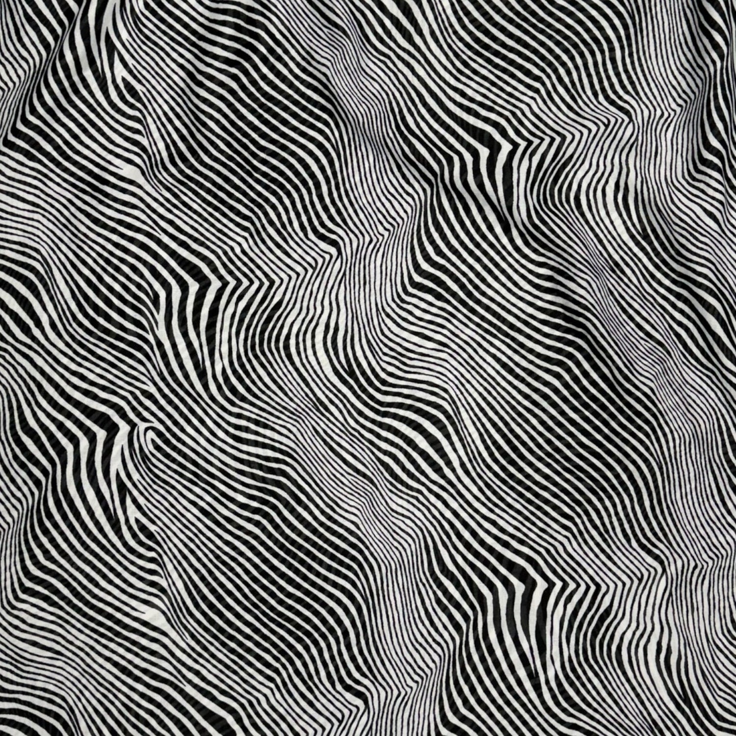 Zebra print stripes scarf with tassels - Black