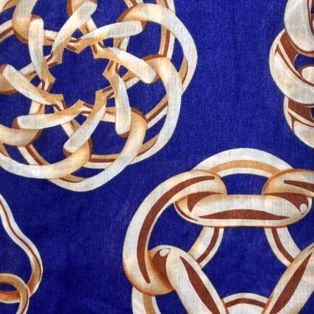 Golden chain brooches print