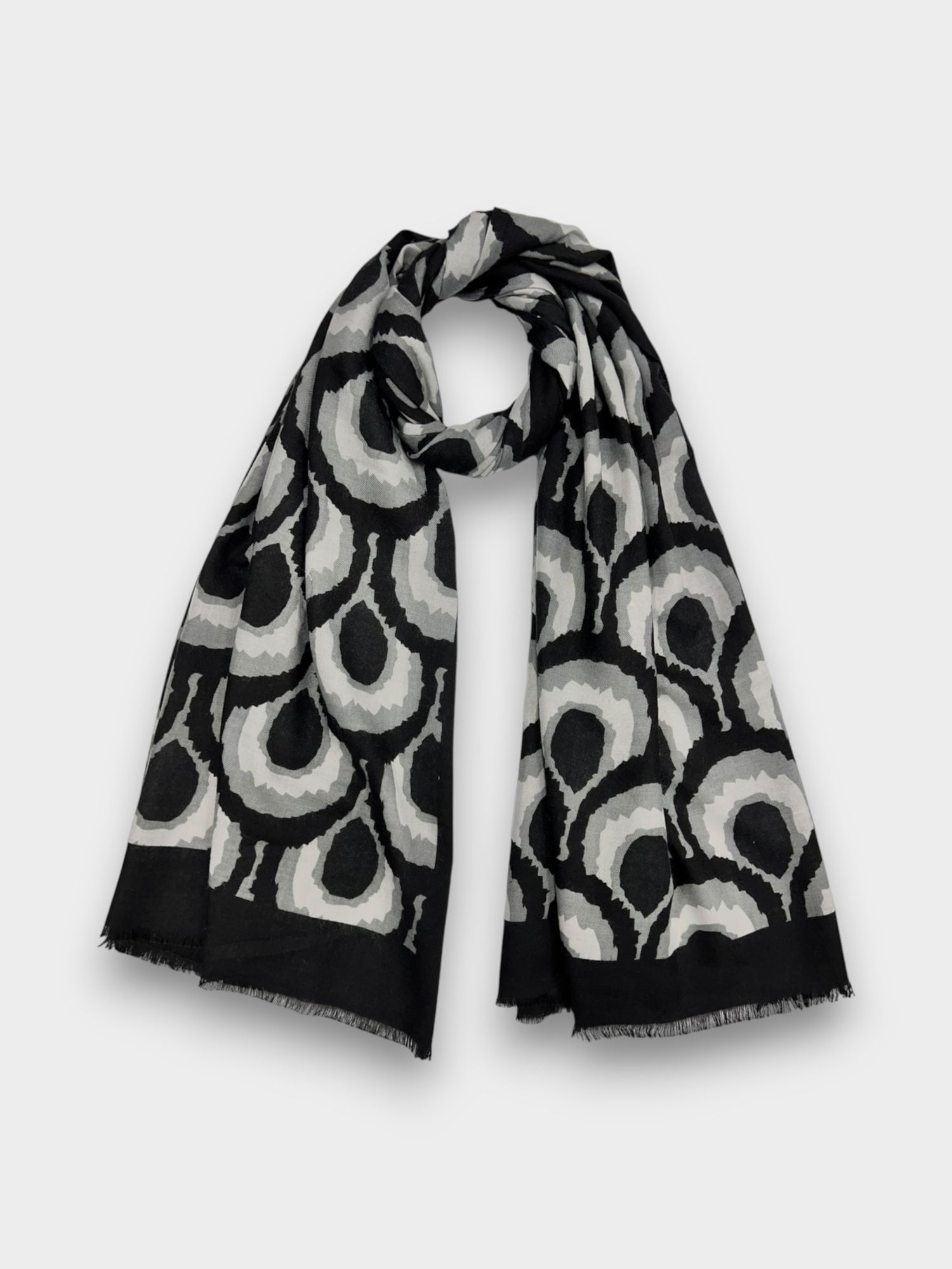 Peacock feather print of medium weight scarf - Black